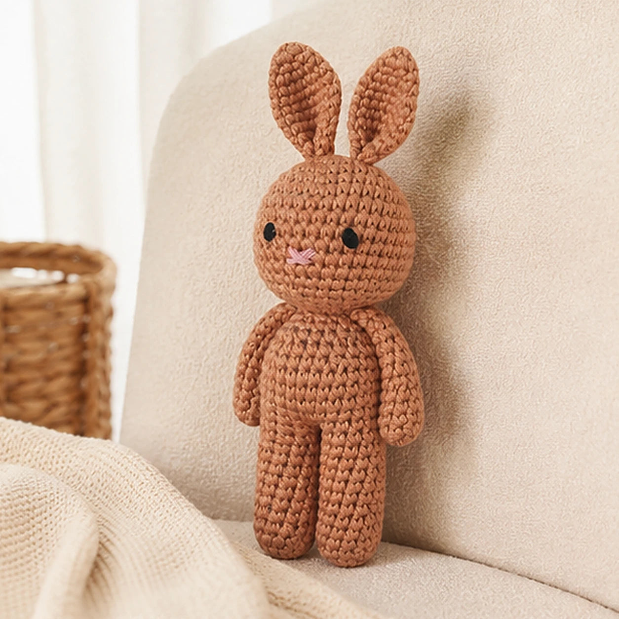 peluche lapin au crochet 19 cm situation