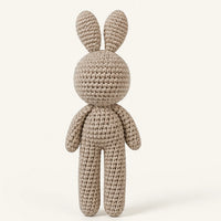 peluche lapin au crochet 19 cm dos