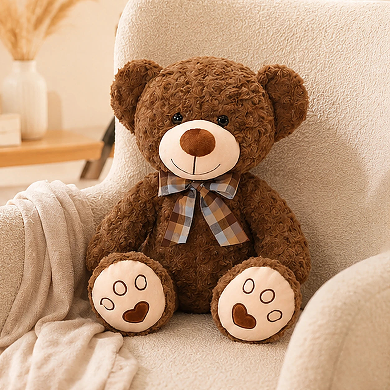 ours en peluche brun fonce 50 cm - situation