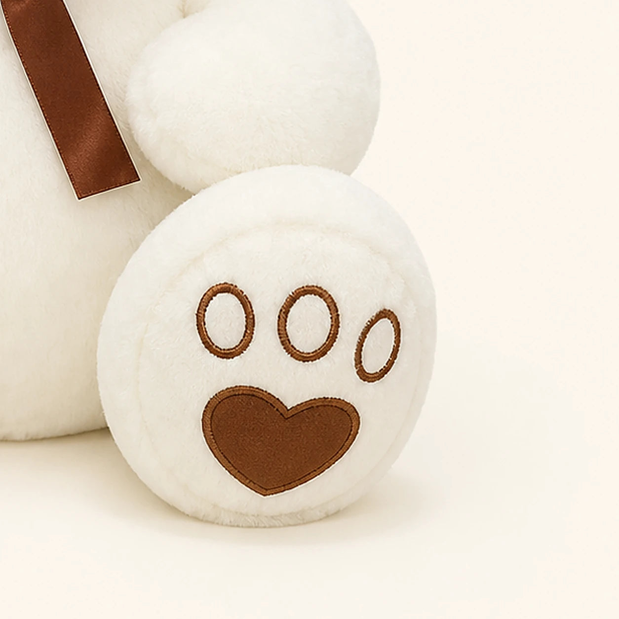 ours en peluche blanc 50 cm en situation