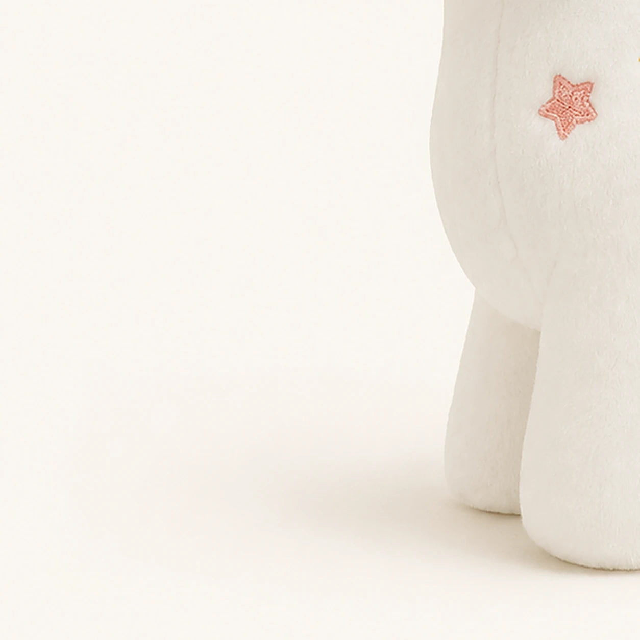 peluche licorne ailee bleue 25 cm gros plan