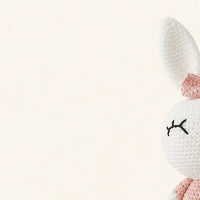 peluche lapin au crochet 30 cm vue de face