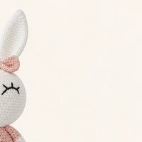 peluche lapin au crochet 30 cm vue de dos