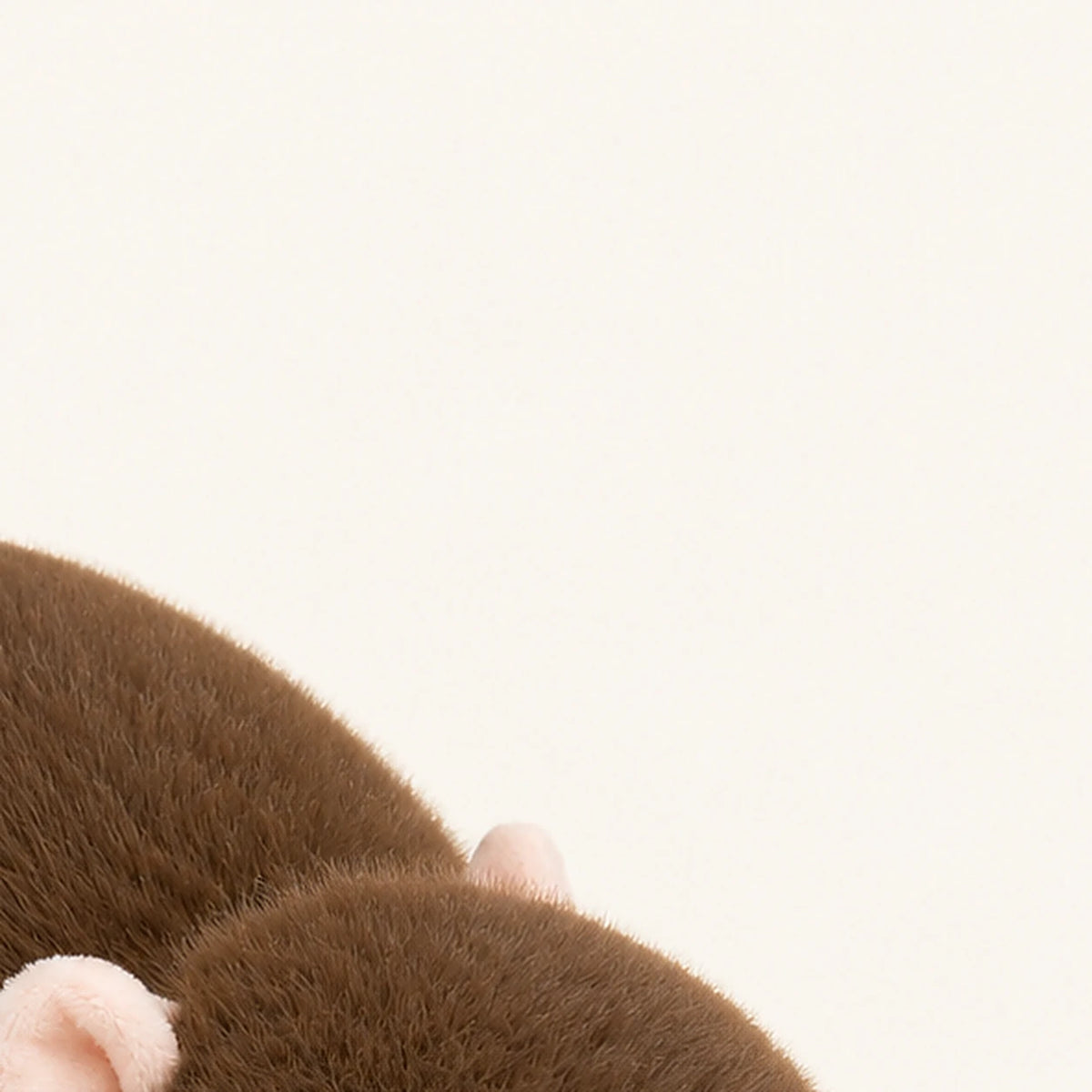 peluche souris realiste brune 70 cm vue de dos