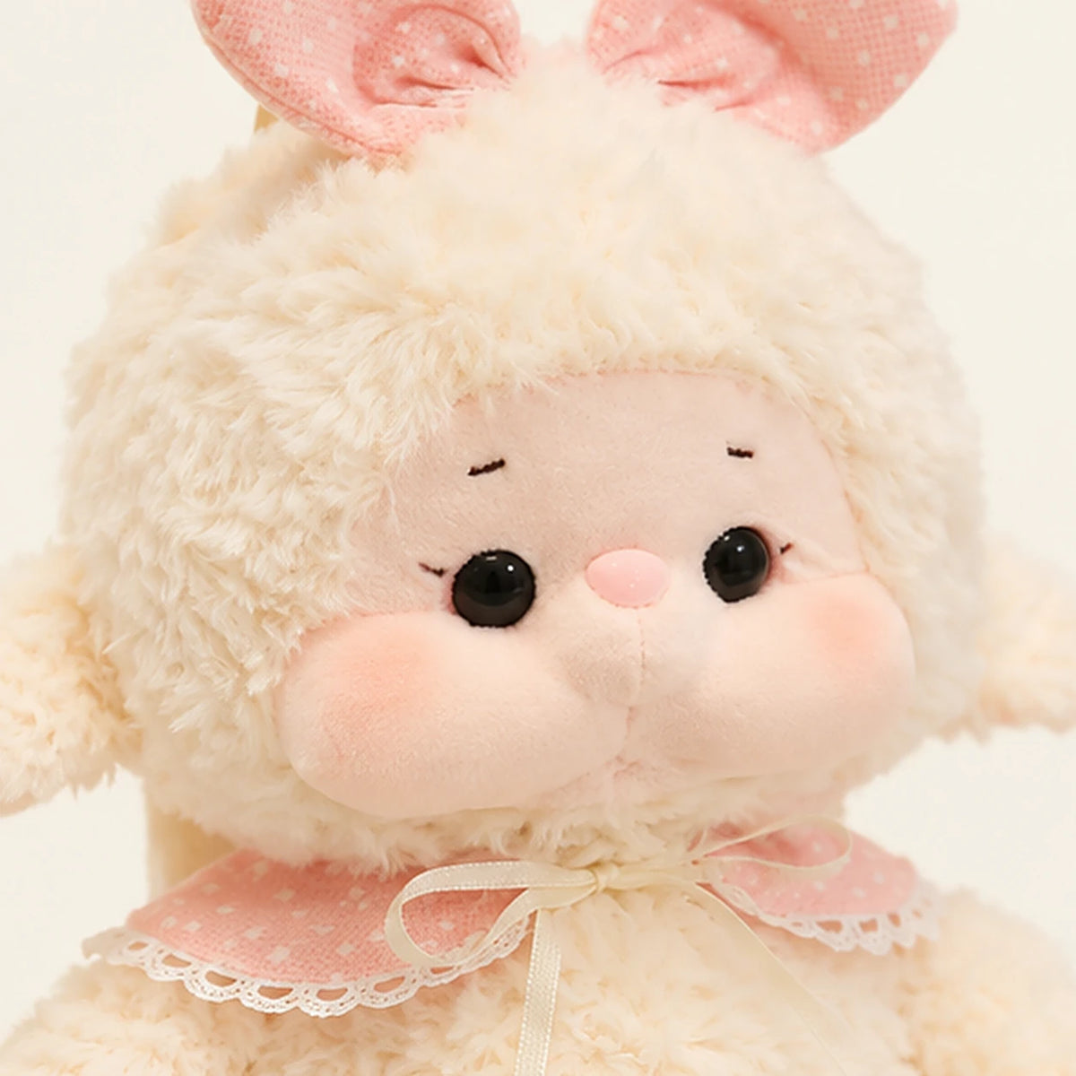 sac a dos peluche mouton blanc detail