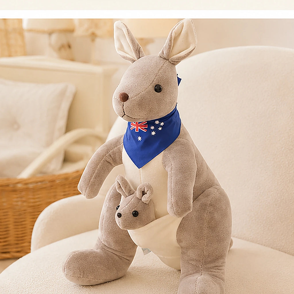 Peluche kangourou gris clair avec bebe 30 cm en situation