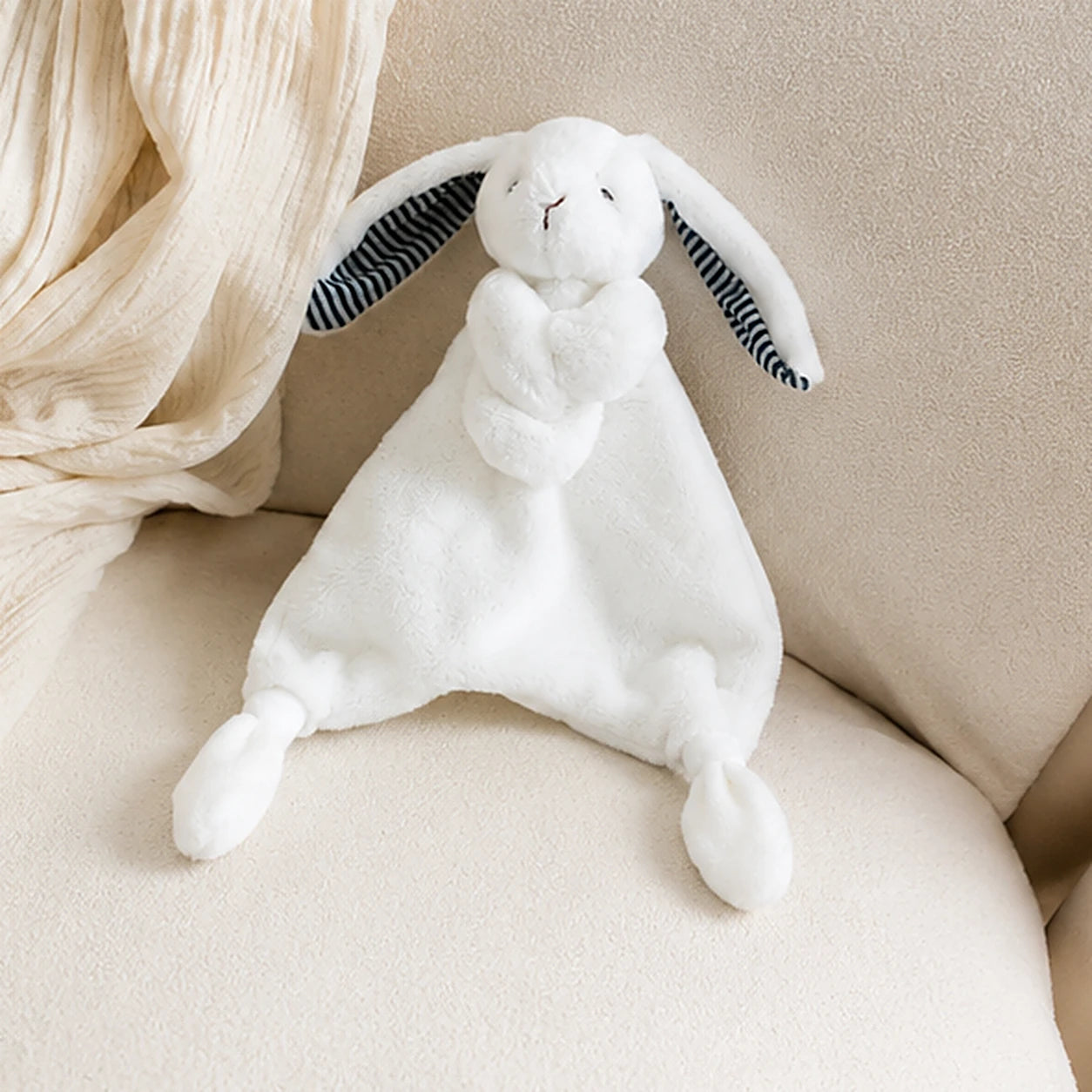 coffret doudou lapin blanc couverture bebe mise en situation