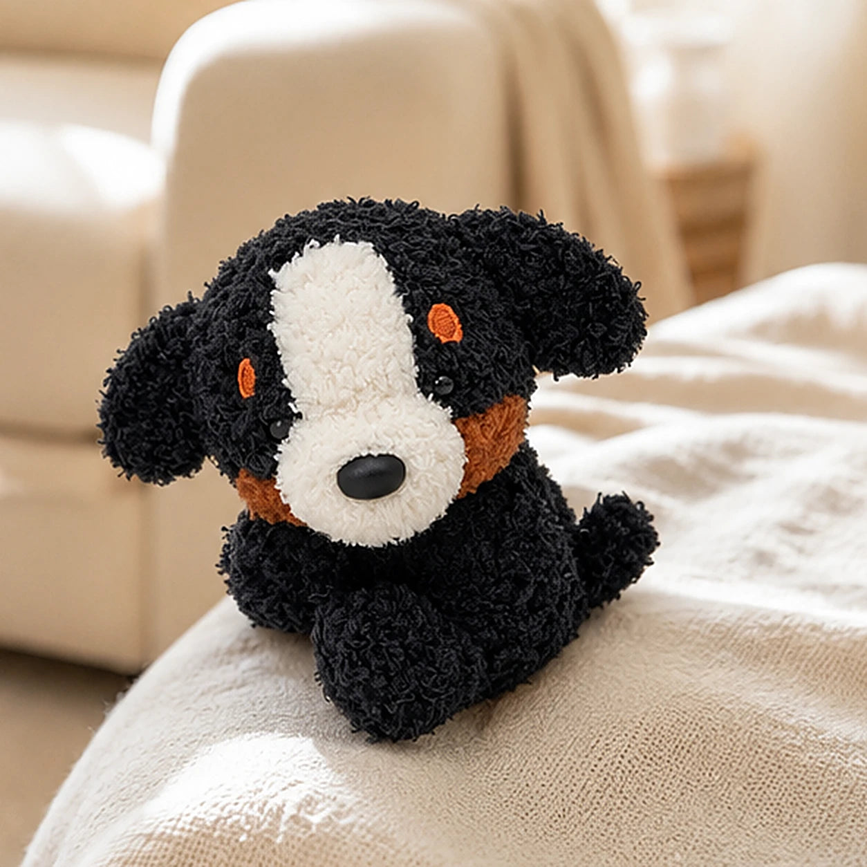 Mini peluche a pince chien bouvier bernois 11 cm - mise en situation