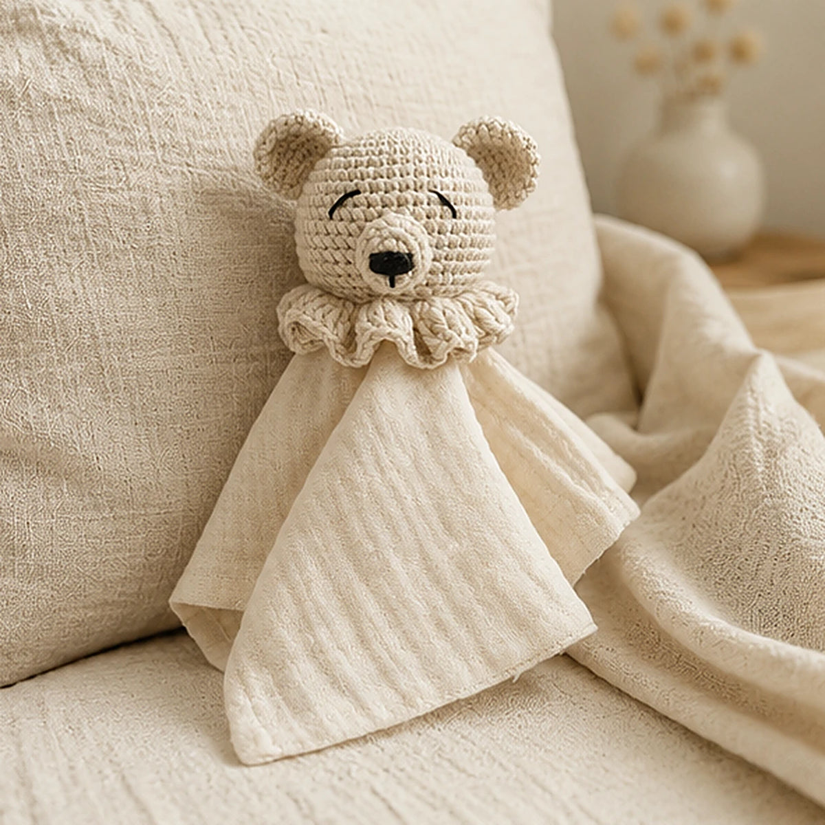 Doudou plat bebe tete animal - mise en situation