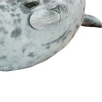 peluche phoque gris realiste 40 cm situation