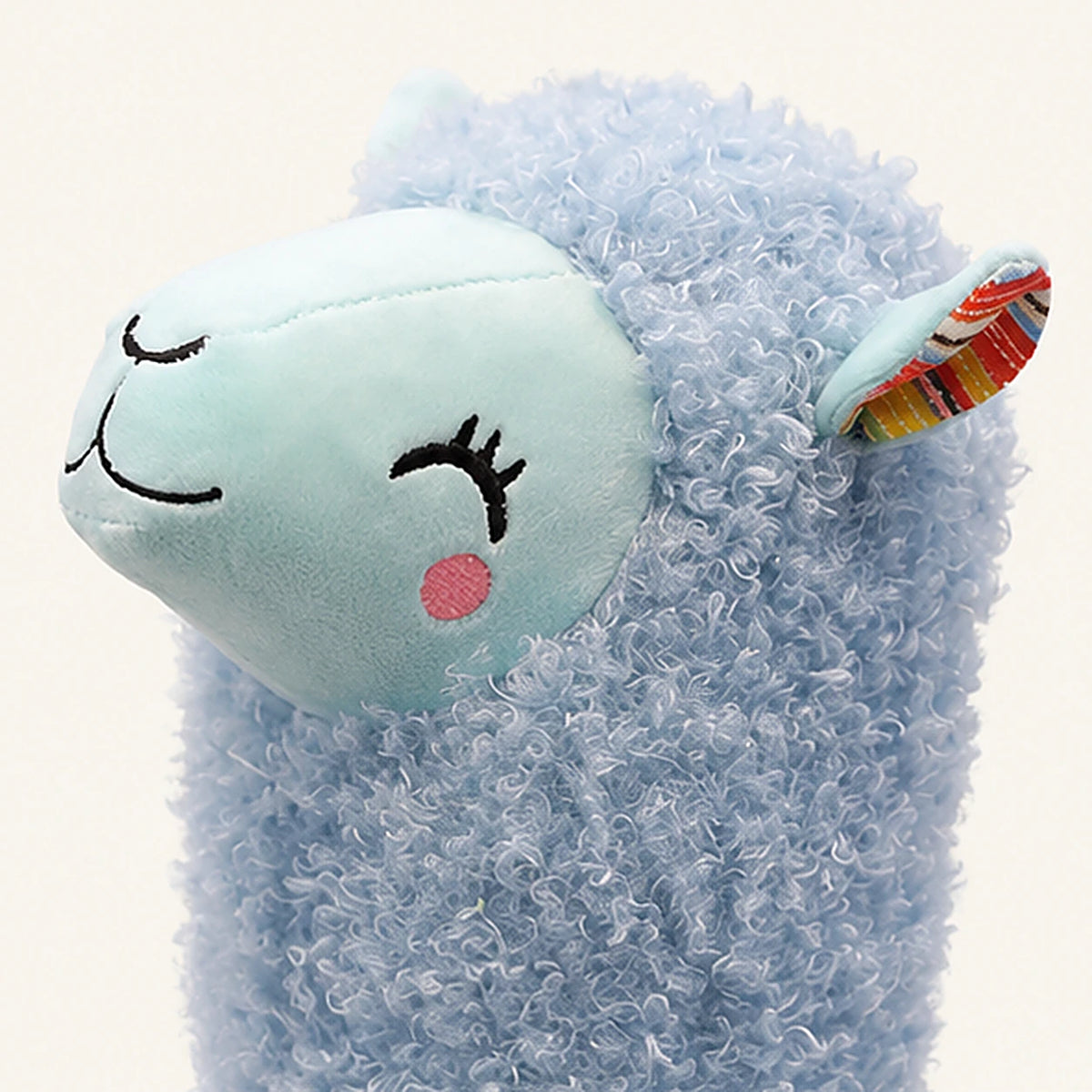 Peluche alpaga bleue detail texture