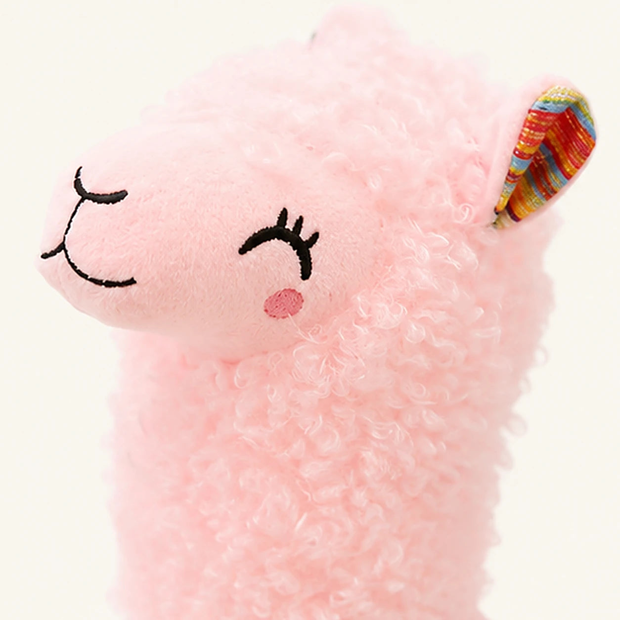 Peluche alpaga rose detail texture