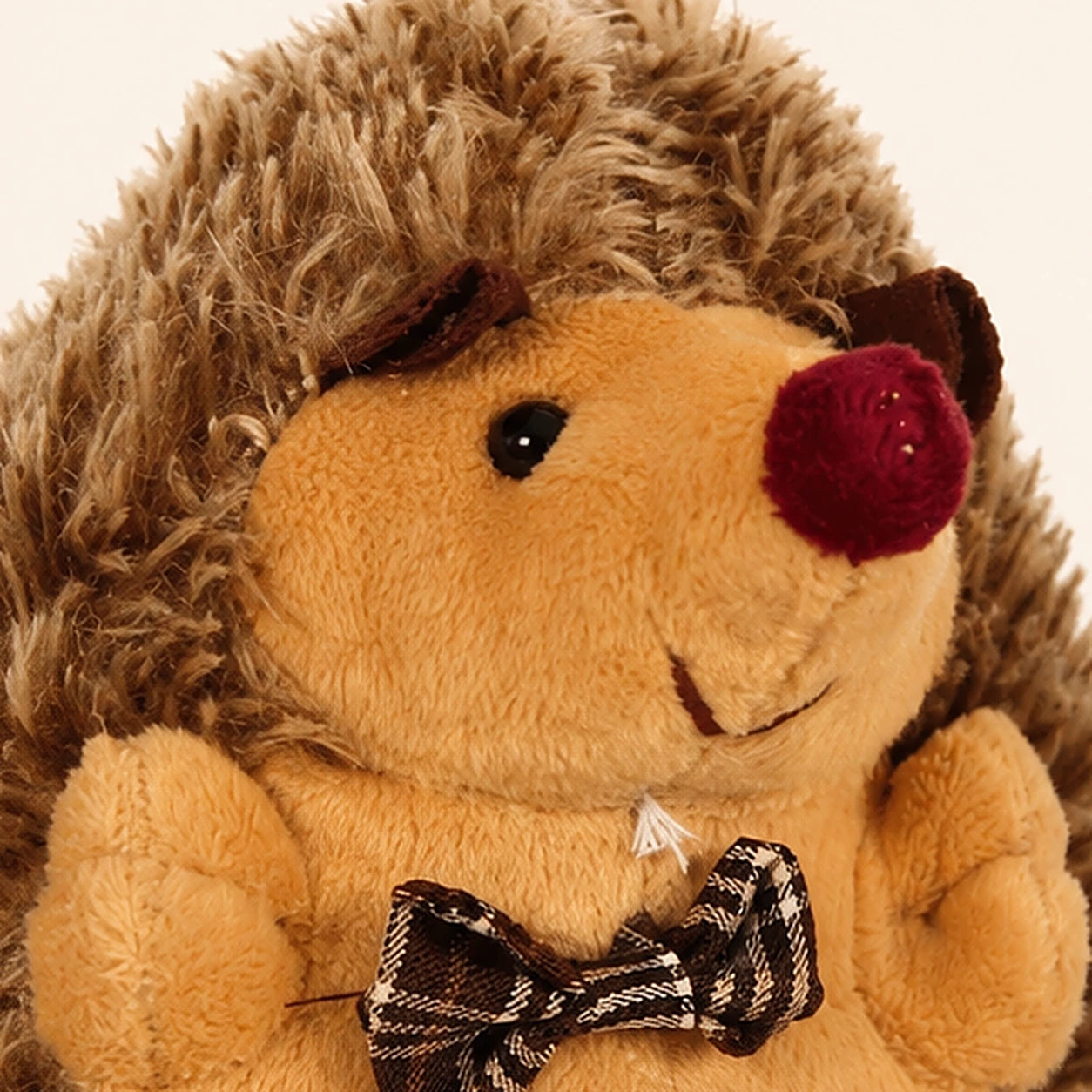 Peluche herisson 18 cm - gros plan texture